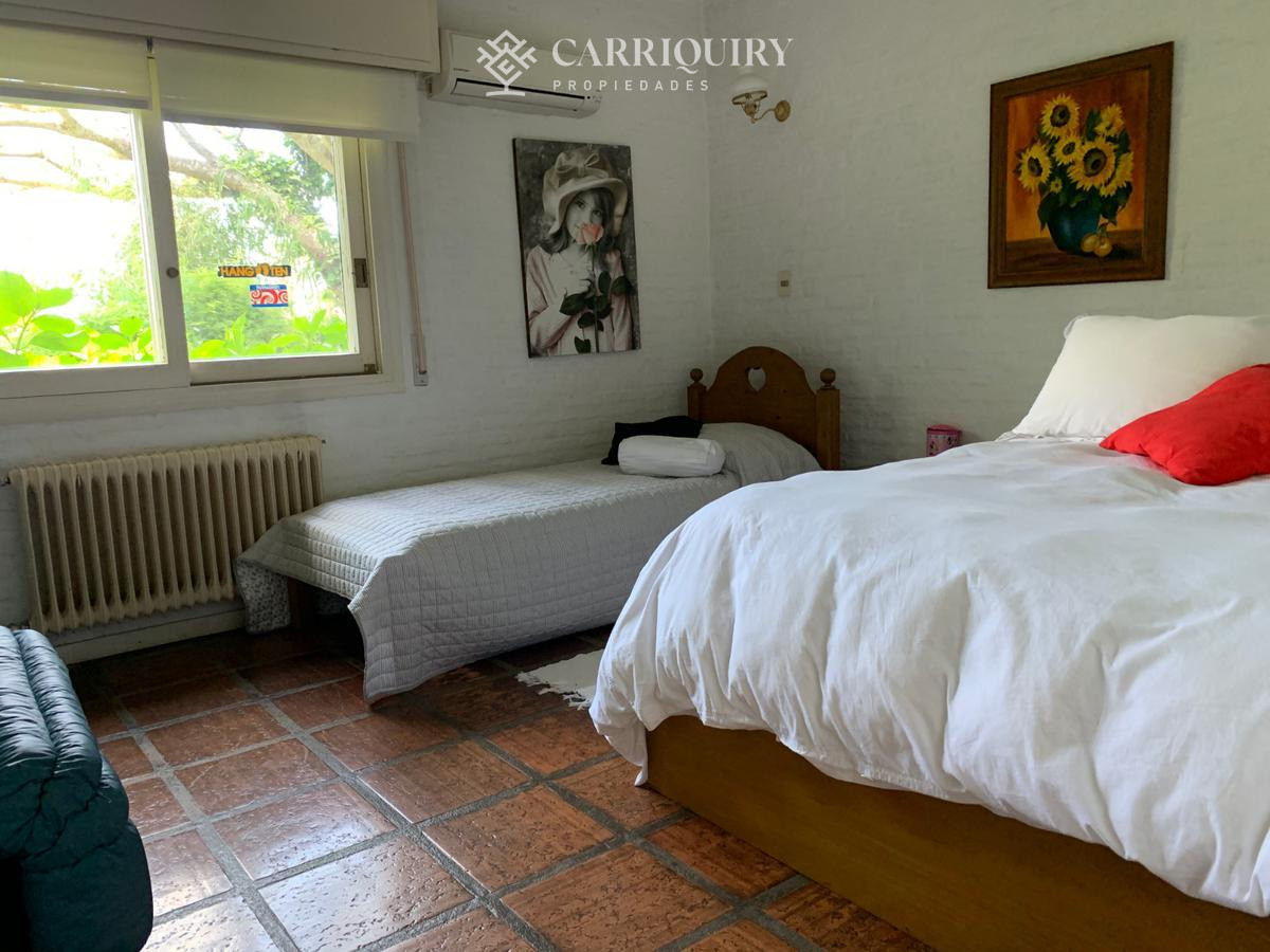 Casa ID.10390/Oportunidad-unica-frente-al-golf-en-punta-del-este-,-casa-con-4-dormotiros-en-venta - Venta casa 6 dormitorios - Playa Mansa, Punta del Este 