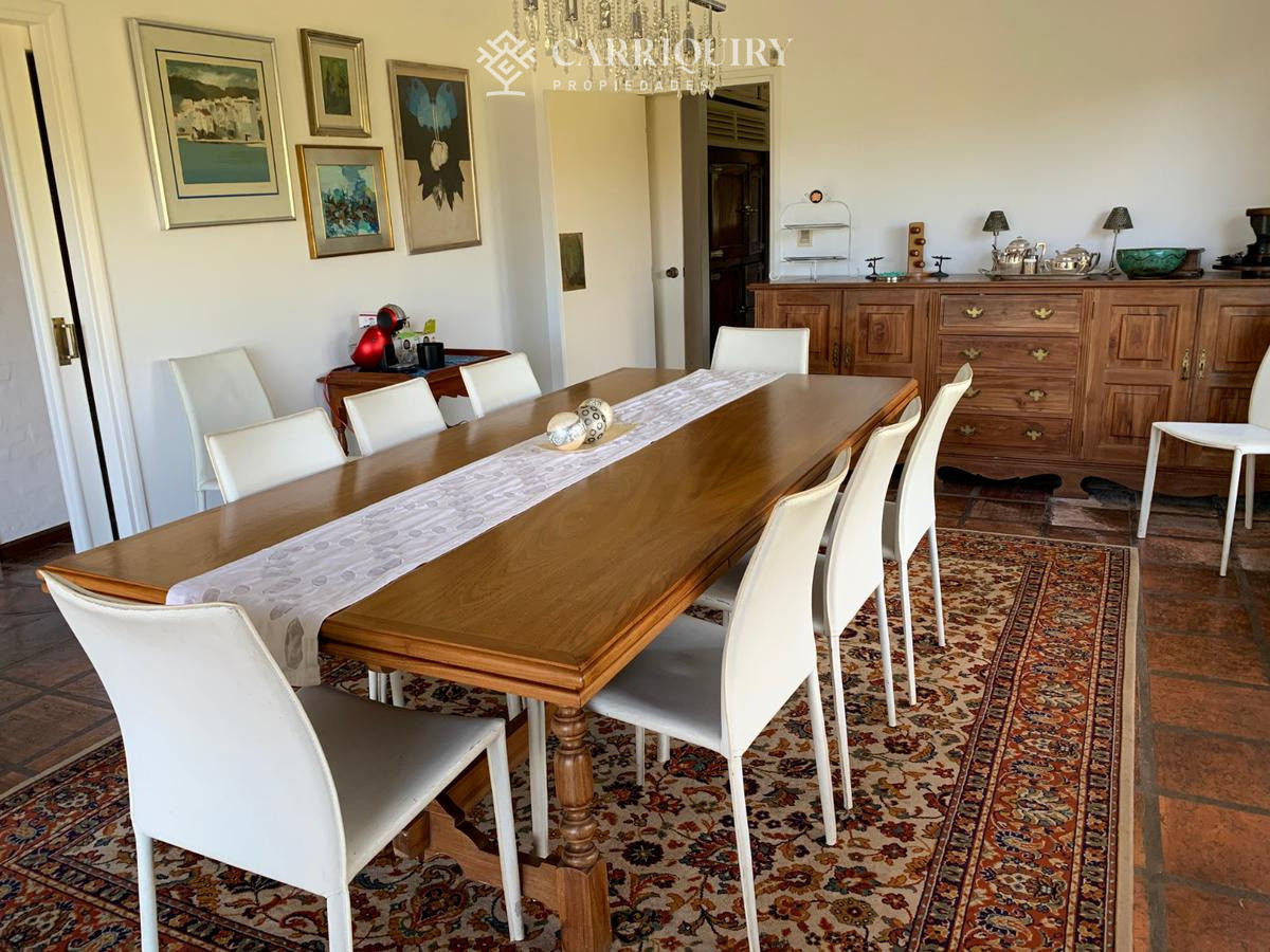 Casa ID.10390/Oportunidad-unica-frente-al-golf-en-punta-del-este-,-casa-con-4-dormotiros-en-venta - Venta casa 6 dormitorios - Playa Mansa, Punta del Este 