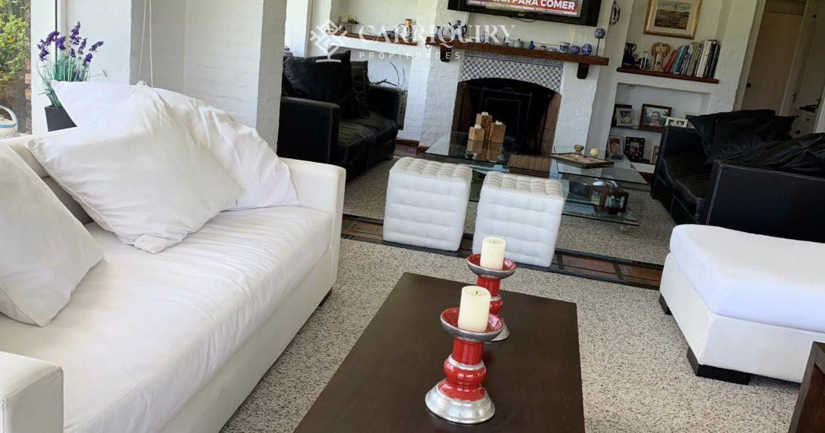 Casa ID.10390/Oportunidad-unica-frente-al-golf-en-punta-del-este-,-casa-con-4-dormotiros-en-venta - Venta casa 6 dormitorios - Playa Mansa, Punta del Este 