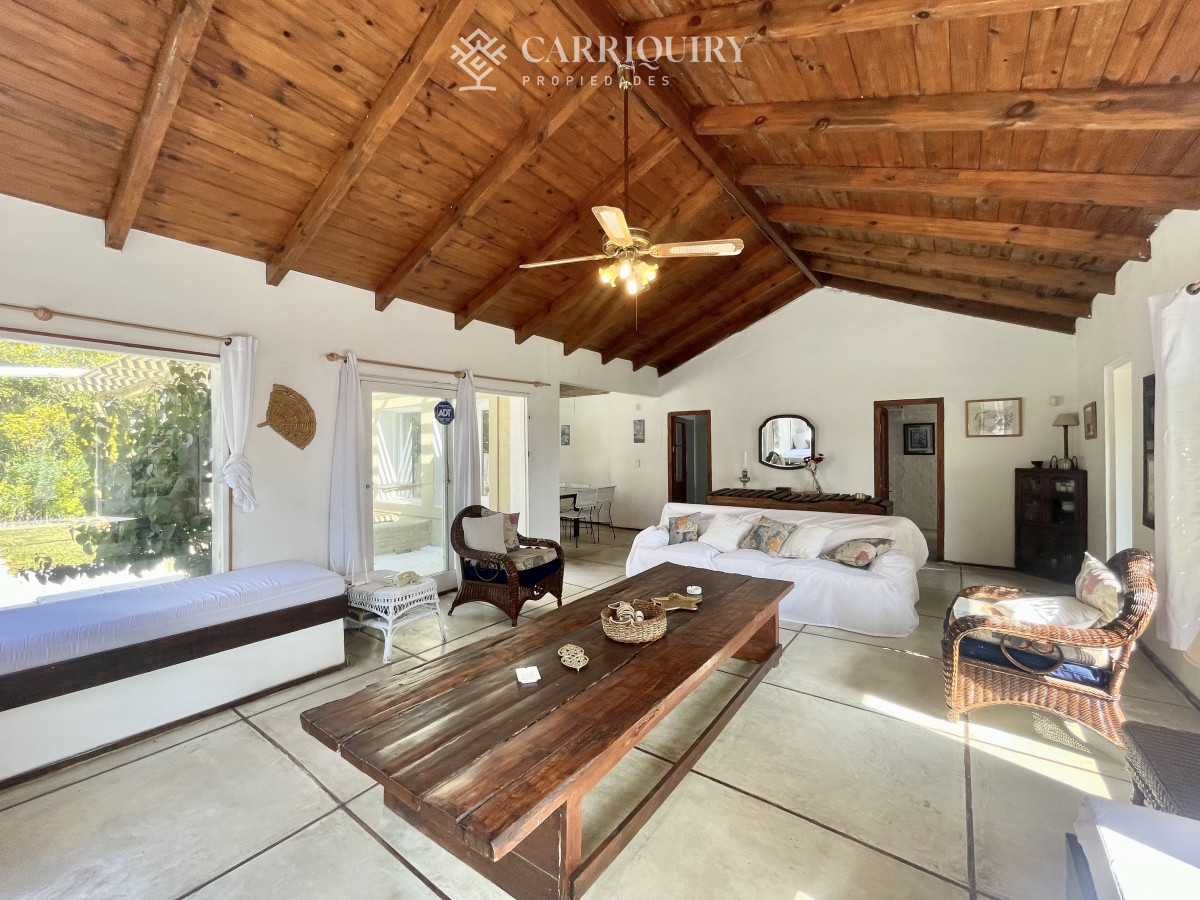 Casa ID.9032 - Venta casa 5 dormitorios. Montoya, La barra. 