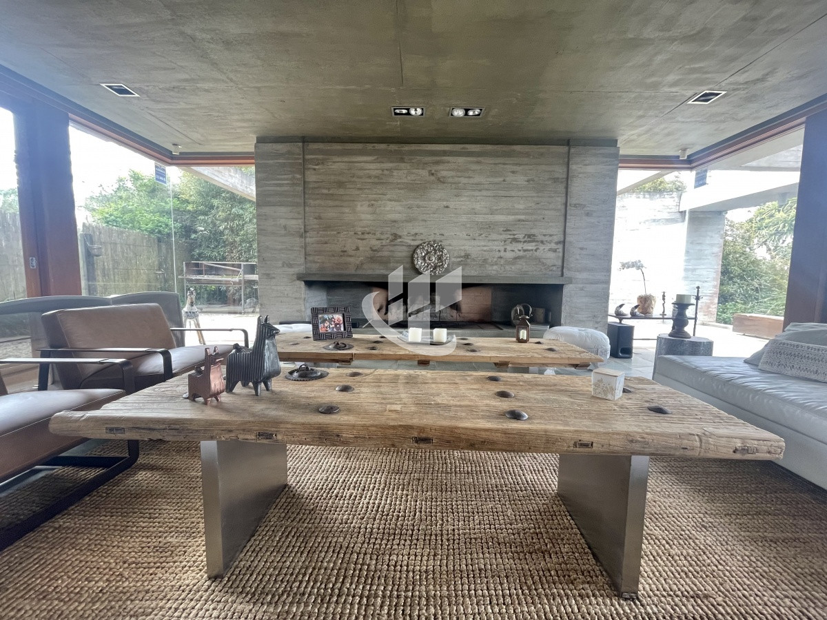 Casa ID.1227 - Venta casa 4 dormitorios El Chorro