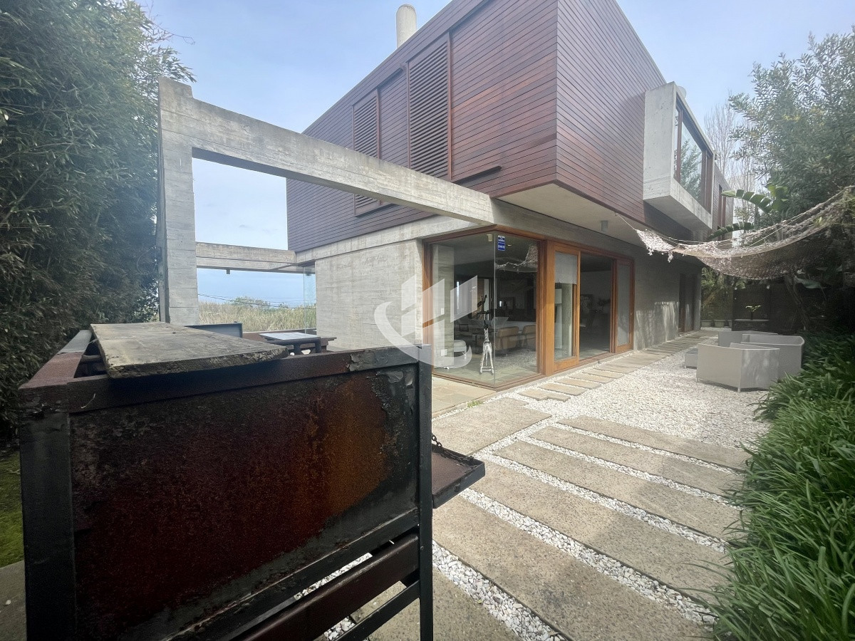 Casa ID.1227 - Venta casa 4 dormitorios El Chorro