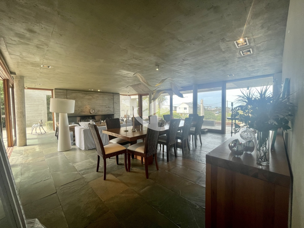 Casa ID.1227 - Venta casa 4 dormitorios El Chorro