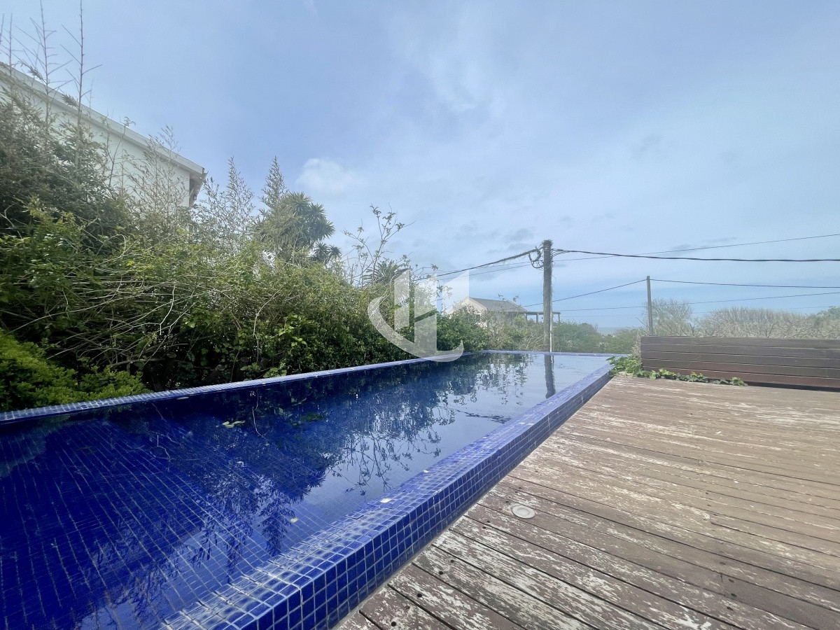 Casa ID.1227 - Venta casa 4 dormitorios El Chorro