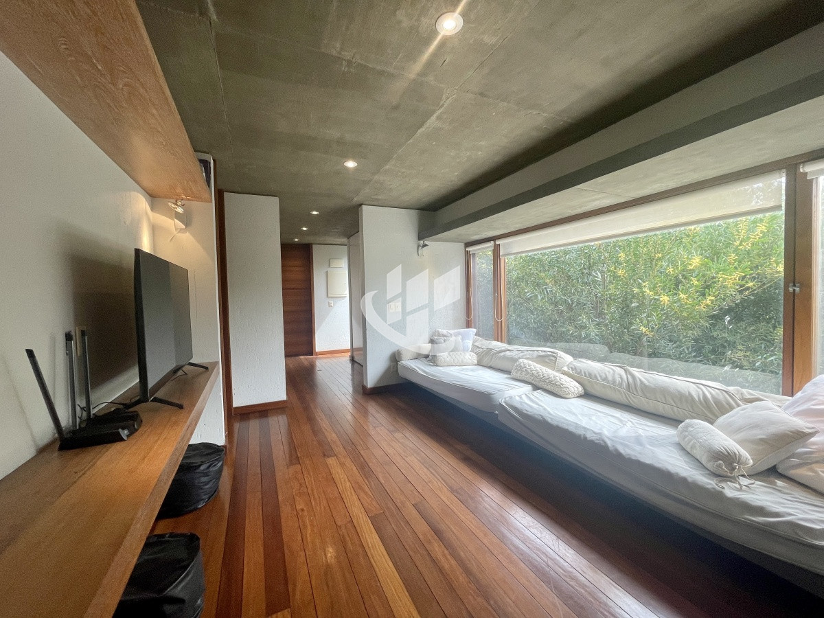 Casa ID.1227 - Venta casa 4 dormitorios El Chorro