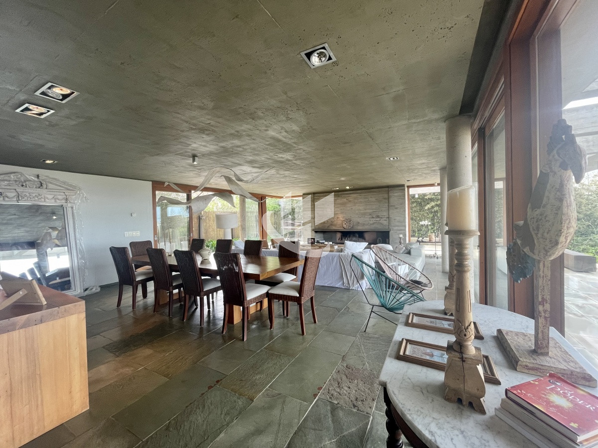 Casa ID.1227 - Venta casa 4 dormitorios El Chorro