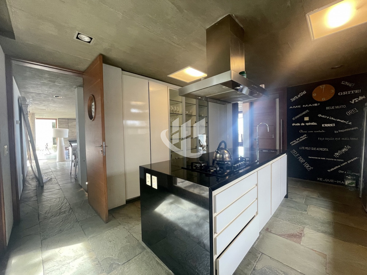 Casa ID.1227 - Venta casa 4 dormitorios El Chorro