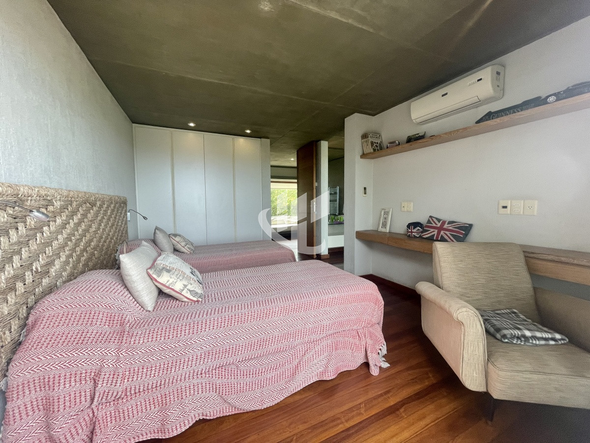 Casa ID.1227 - Venta casa 4 dormitorios El Chorro