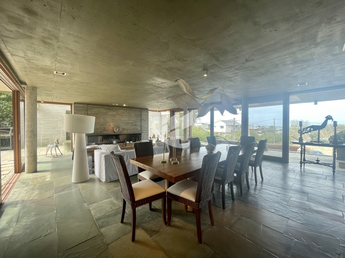 Casa ID.1227 - Venta casa 4 dormitorios El Chorro