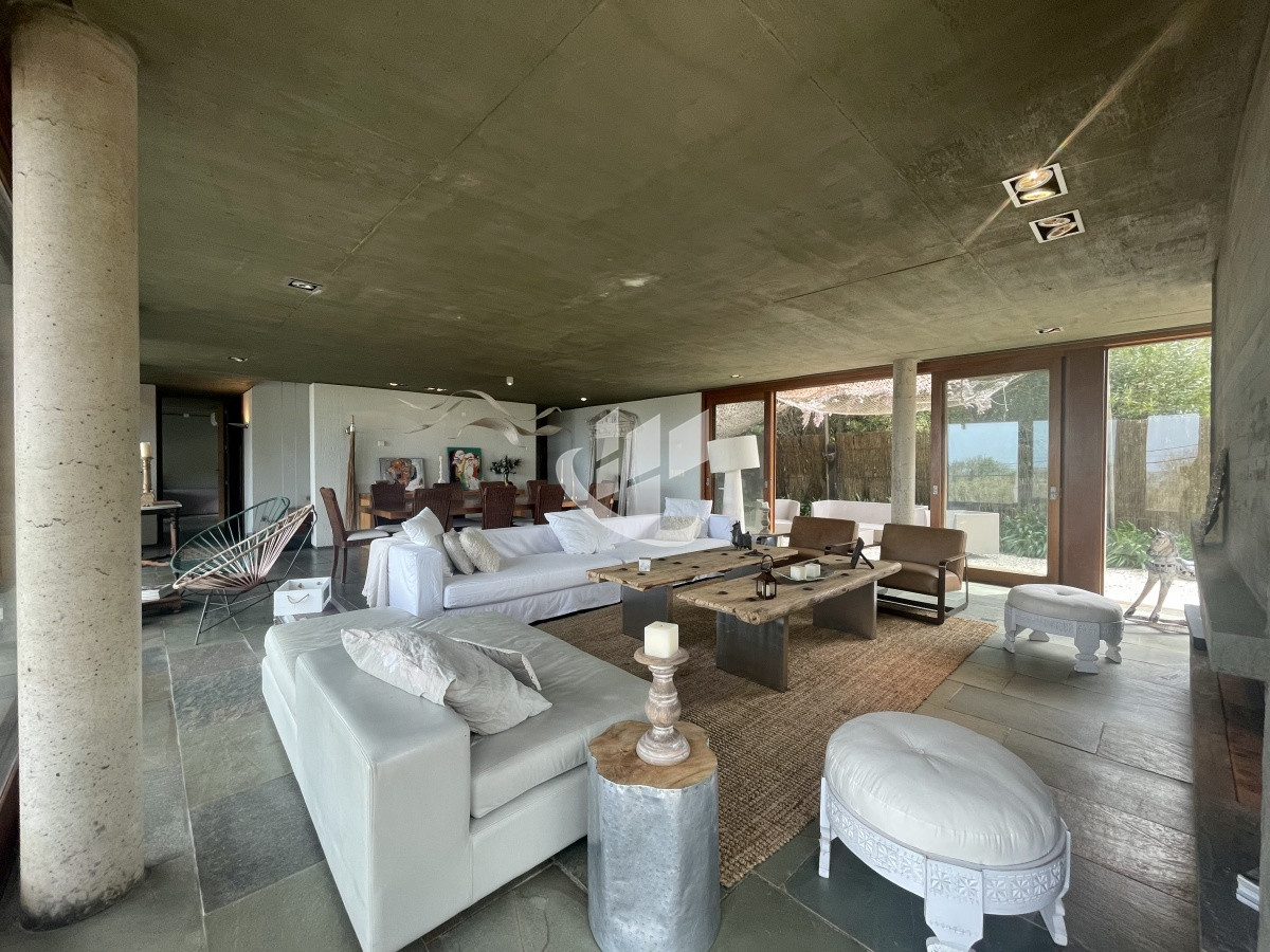 Casa ID.1227 - Venta casa 4 dormitorios El Chorro