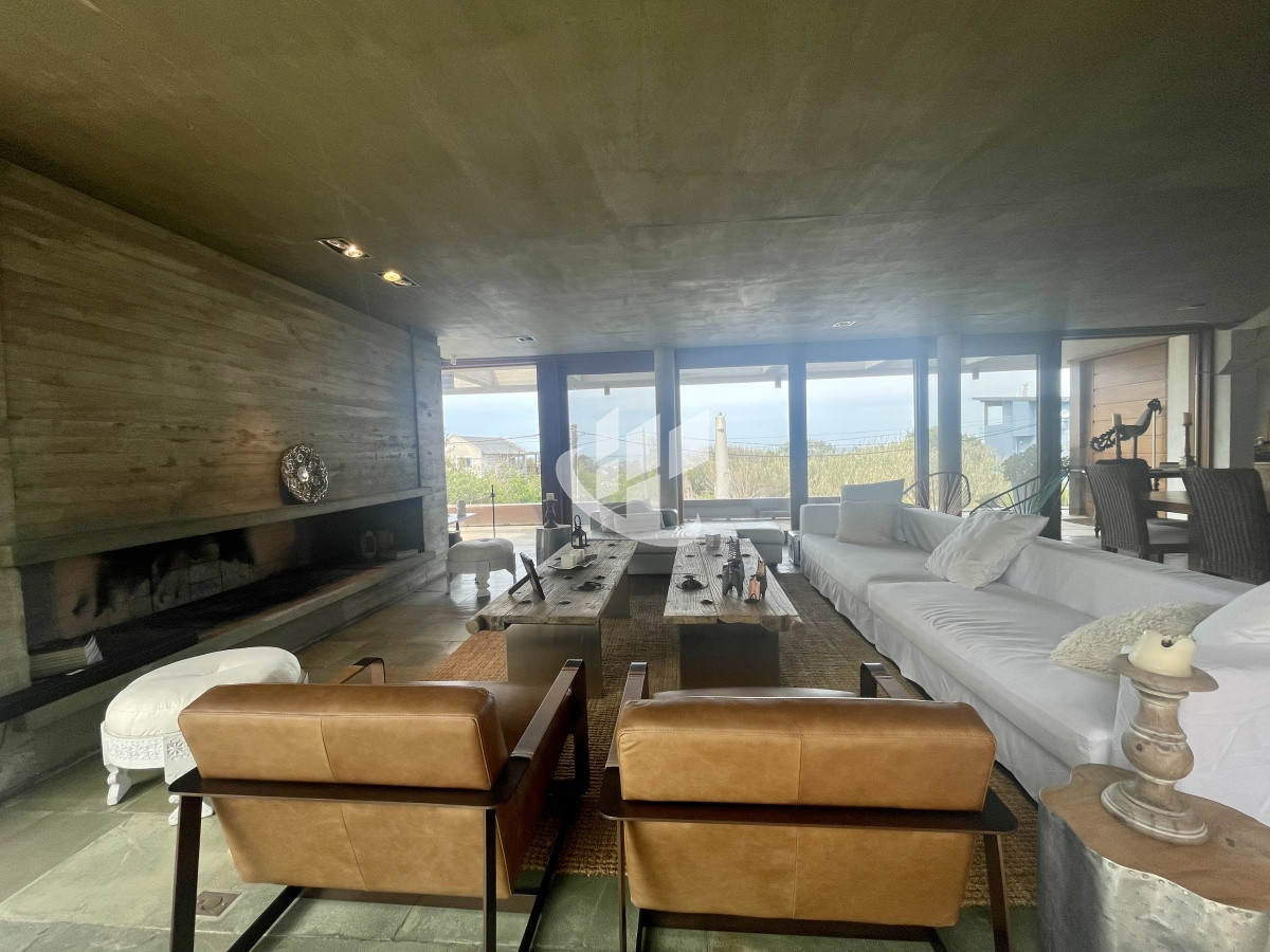 Casa ID.1227 - Venta casa 4 dormitorios El Chorro
