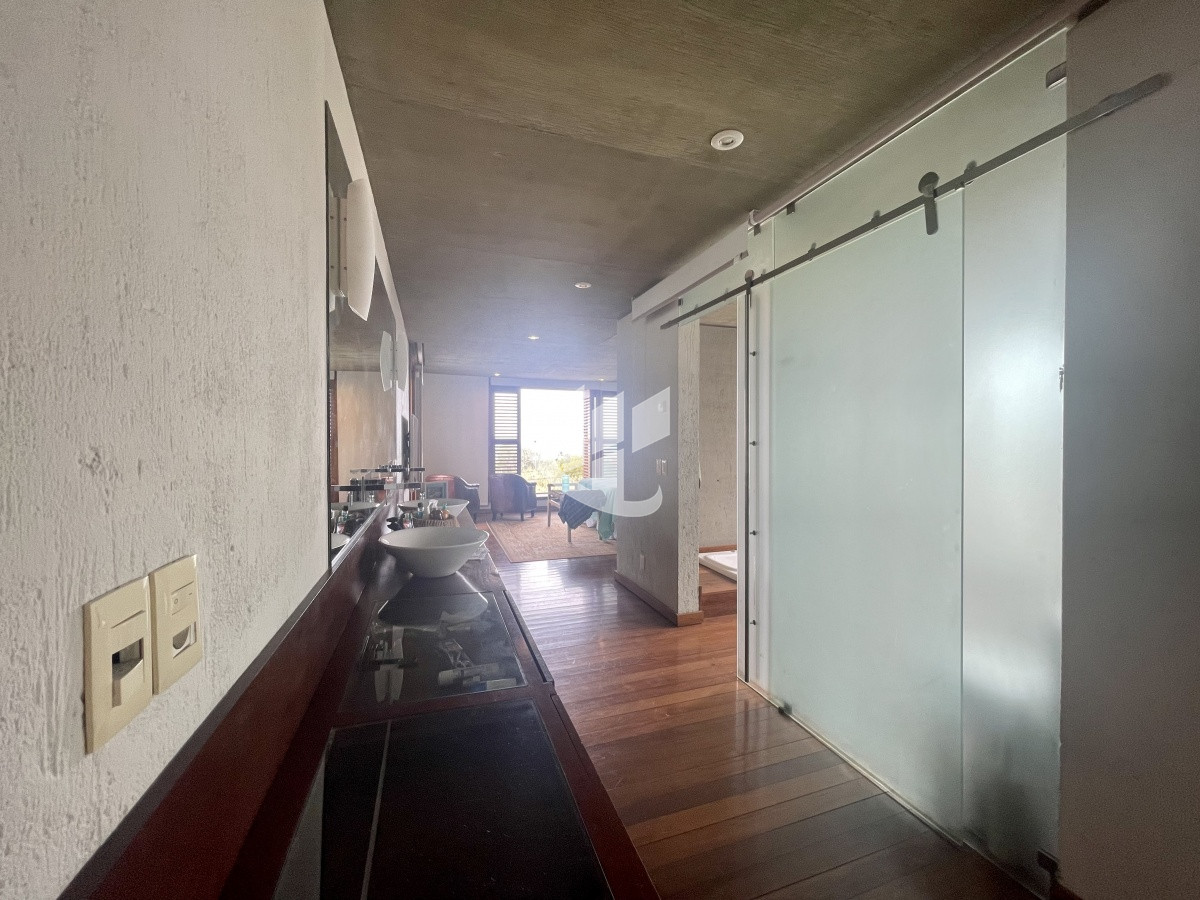 Casa ID.1227 - Venta casa 4 dormitorios El Chorro