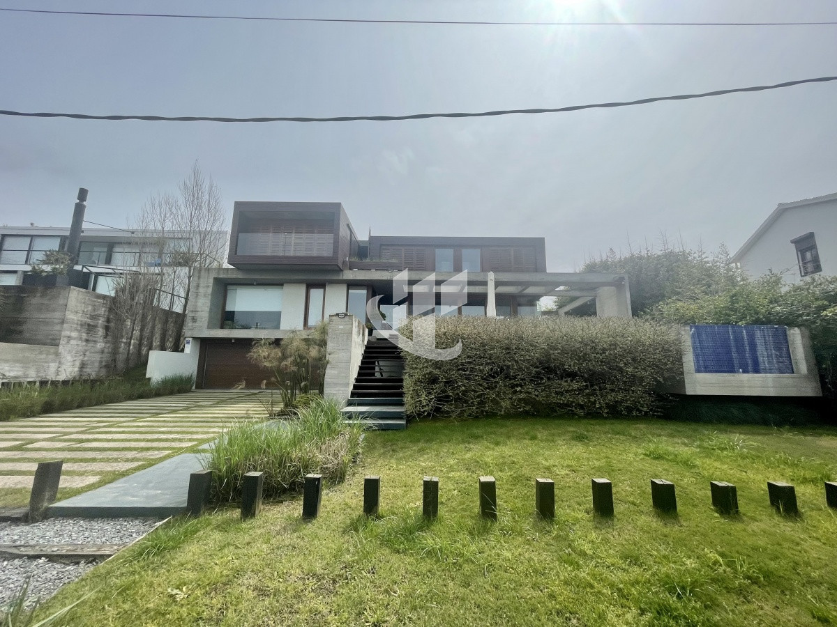 Casa ID.1227 - Venta casa 4 dormitorios El Chorro