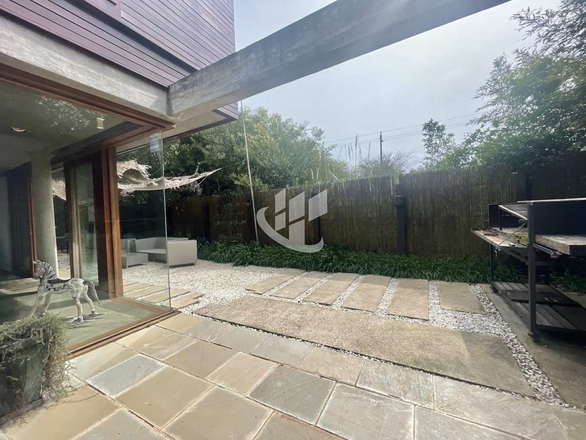 Casa ID.1227 - Venta casa 4 dormitorios El Chorro