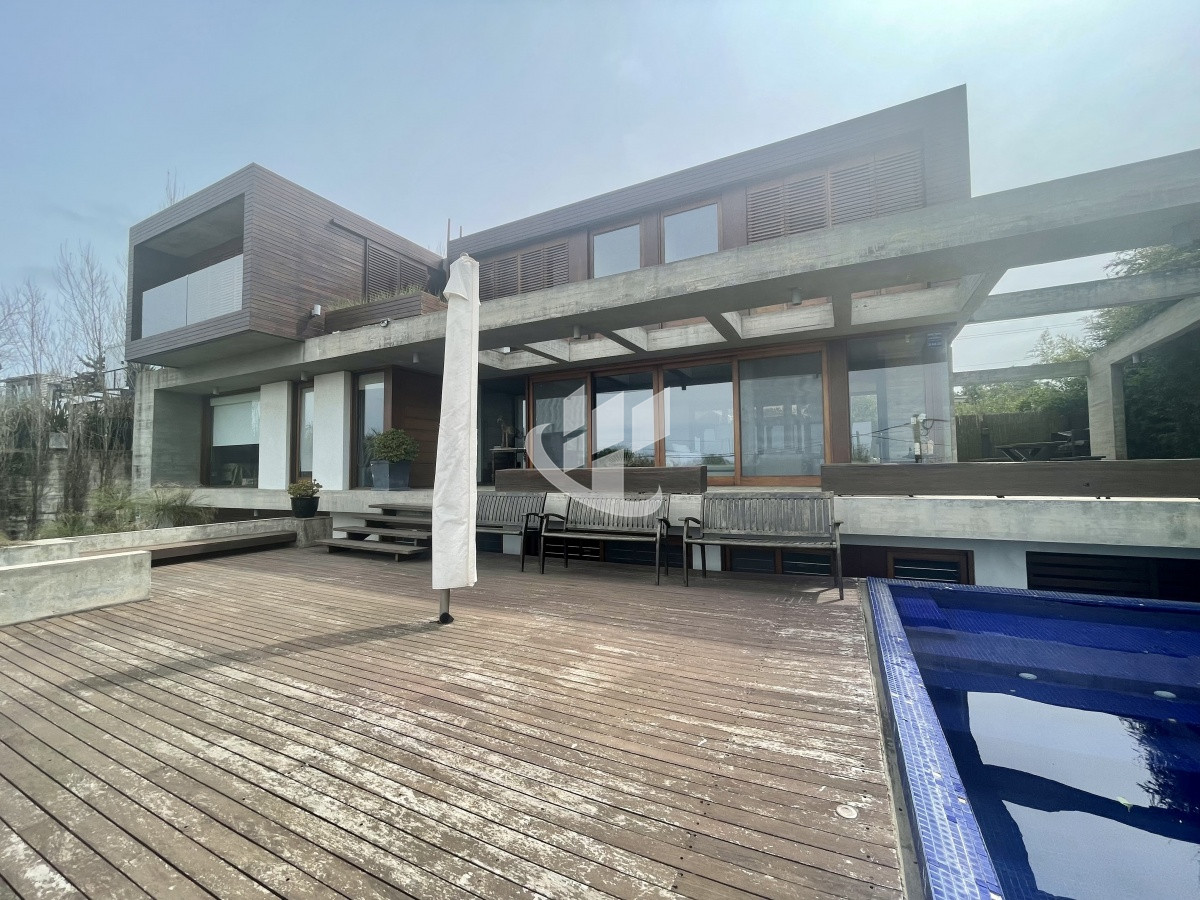 Casa ID.1227 - Venta casa 4 dormitorios El Chorro