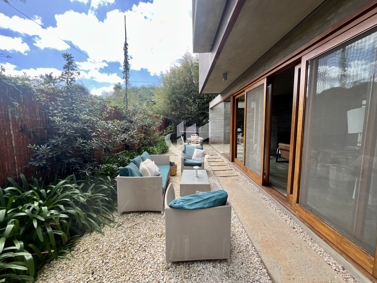 Casa ID.1227 - Venta casa 4 dormitorios El Chorro