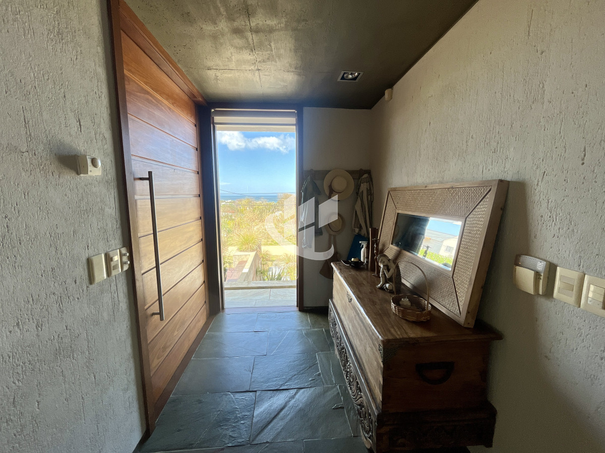 Casa ID.1227 - Venta casa 4 dormitorios El Chorro
