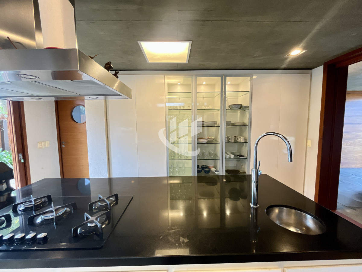 Casa ID.1227 - Venta casa 4 dormitorios El Chorro