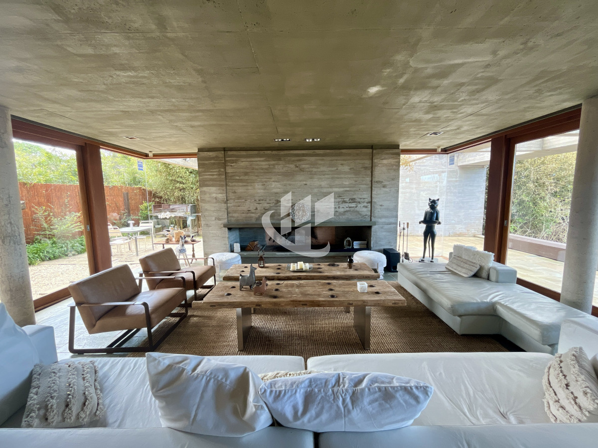 Casa ID.1227 - Venta casa 4 dormitorios El Chorro