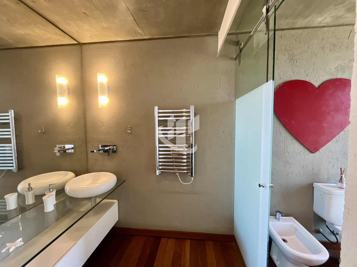 Casa ID.1227 - Venta casa 4 dormitorios El Chorro