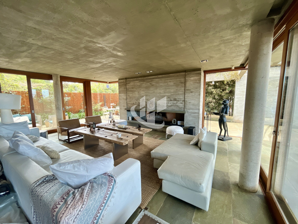 Casa ID.1227 - Venta casa 4 dormitorios El Chorro
