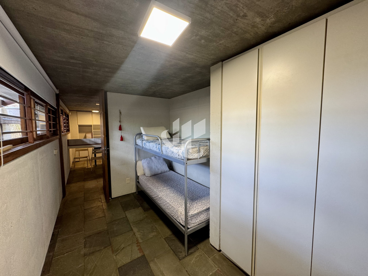 Casa ID.1227 - Venta casa 4 dormitorios El Chorro