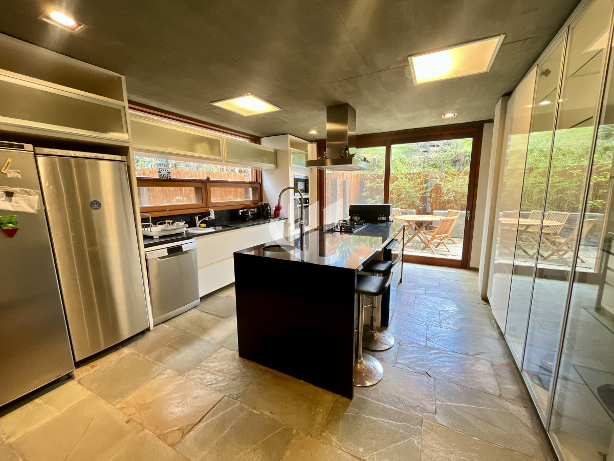 Casa ID.1227 - Venta casa 4 dormitorios El Chorro