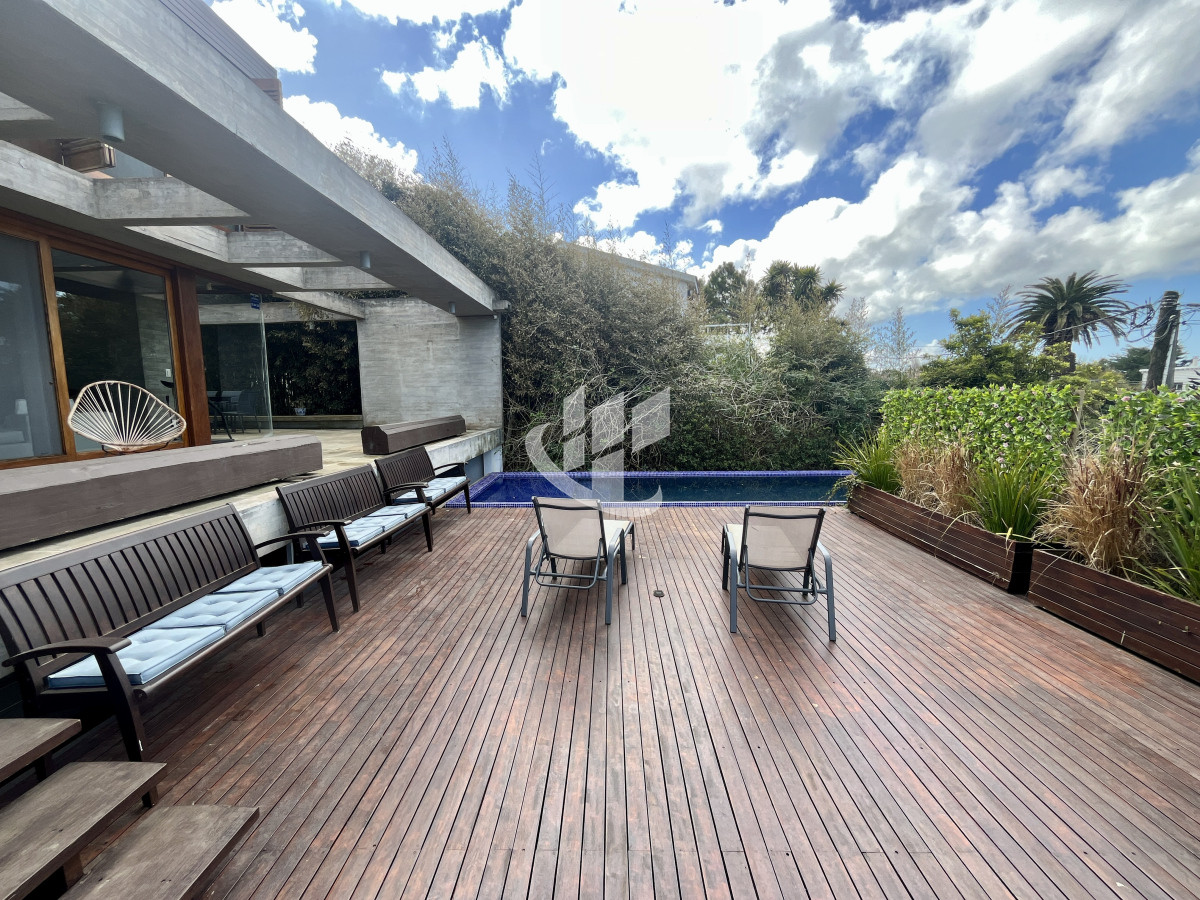 Casa ID.1227 - Venta casa 4 dormitorios El Chorro