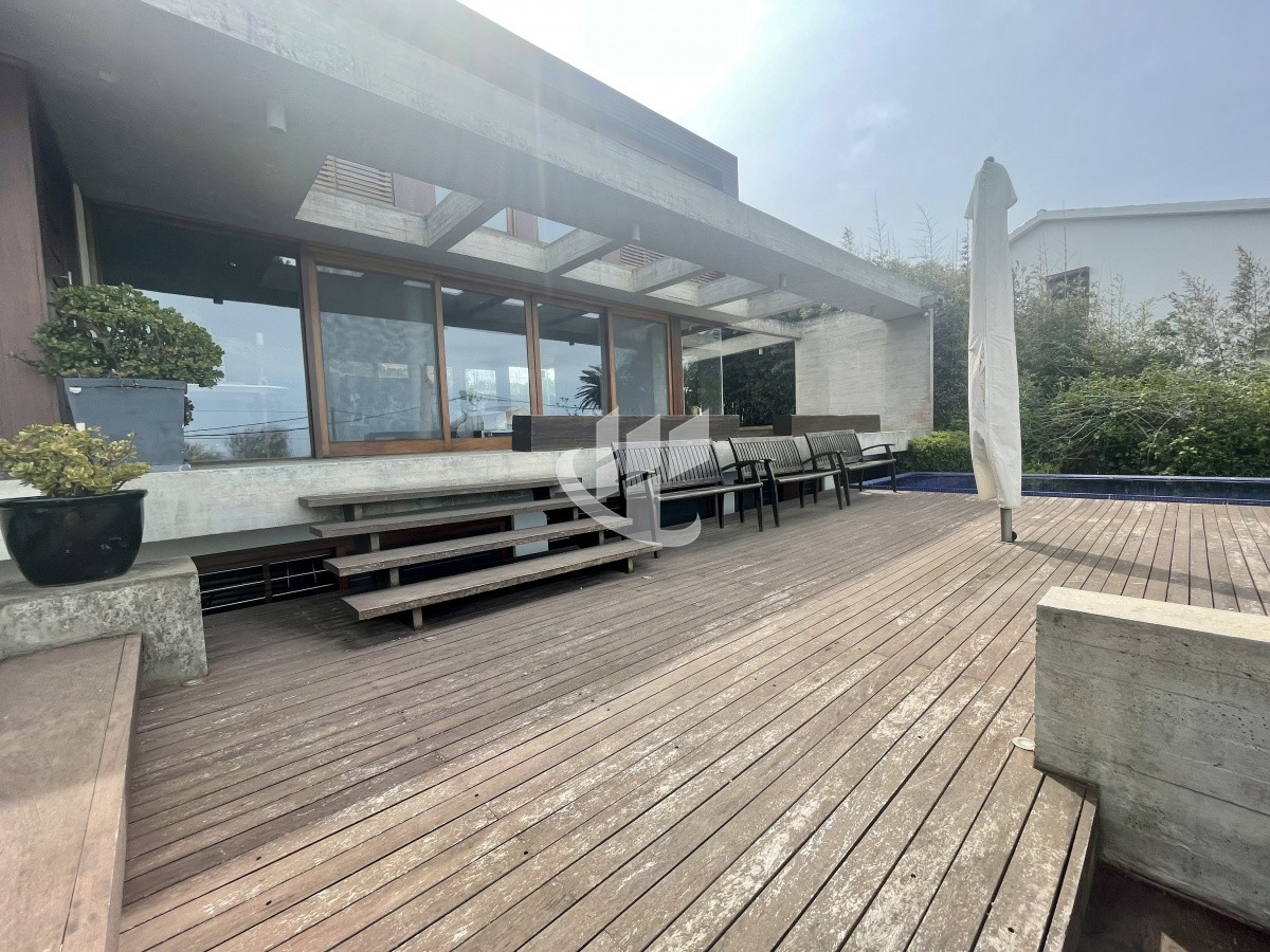 Casa ID.1227 - Venta casa 4 dormitorios El Chorro