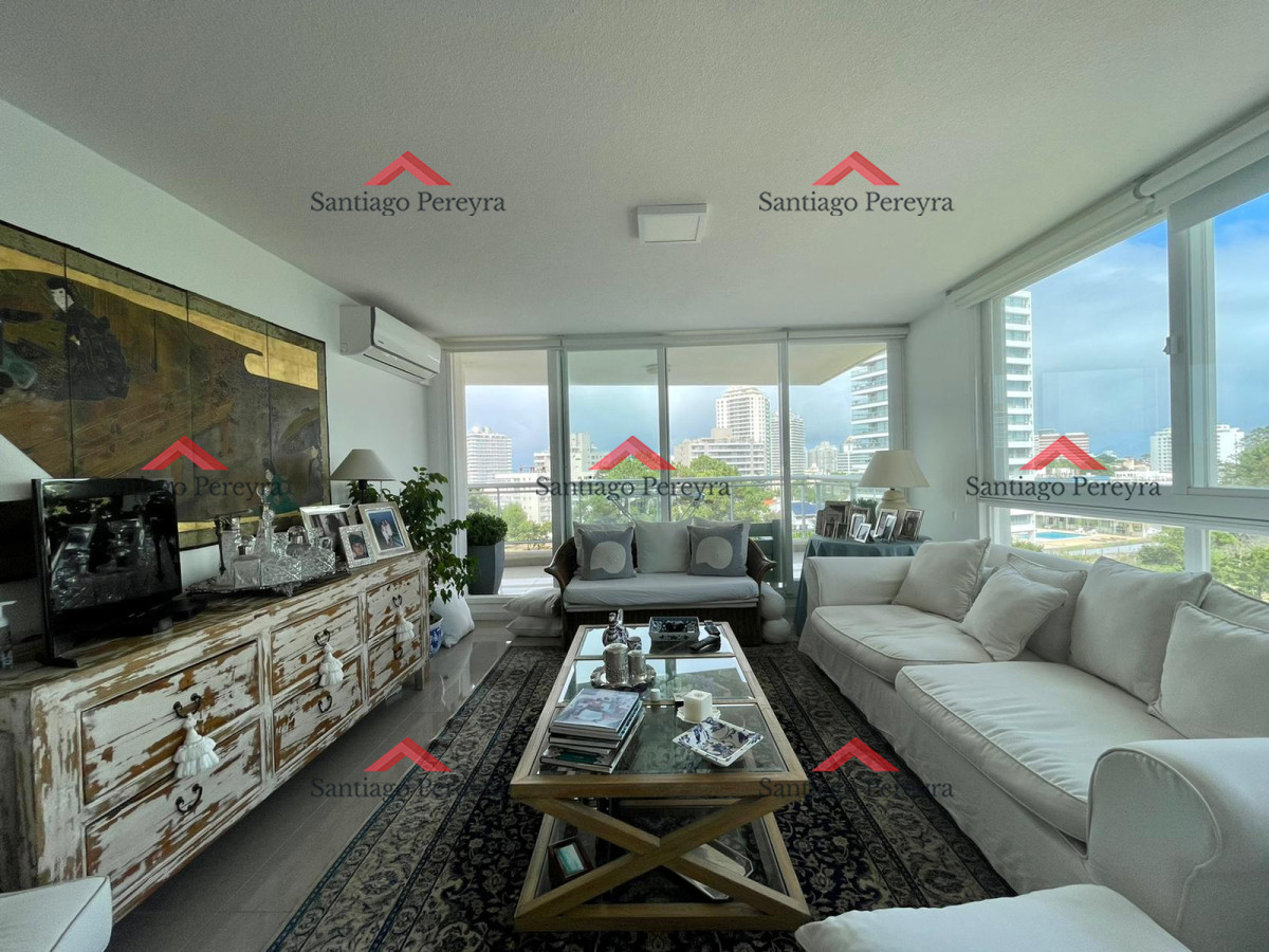 Apartamento ID.15709 - Venta apartamento 2 dormitorios playa brava Punta del Este 
