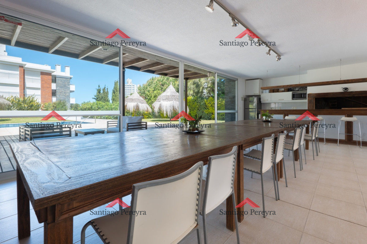 Apartamento ID.17117 - Venta apartamento 3 dormitorios. Playa mansa, Punta del Este 