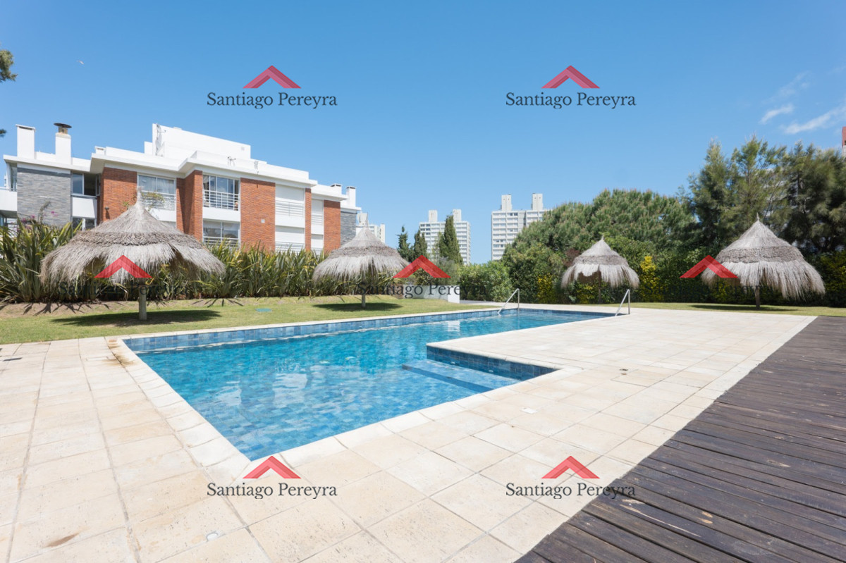 Apartamento ID.17117 - Venta apartamento 3 dormitorios. Playa mansa, Punta del Este 