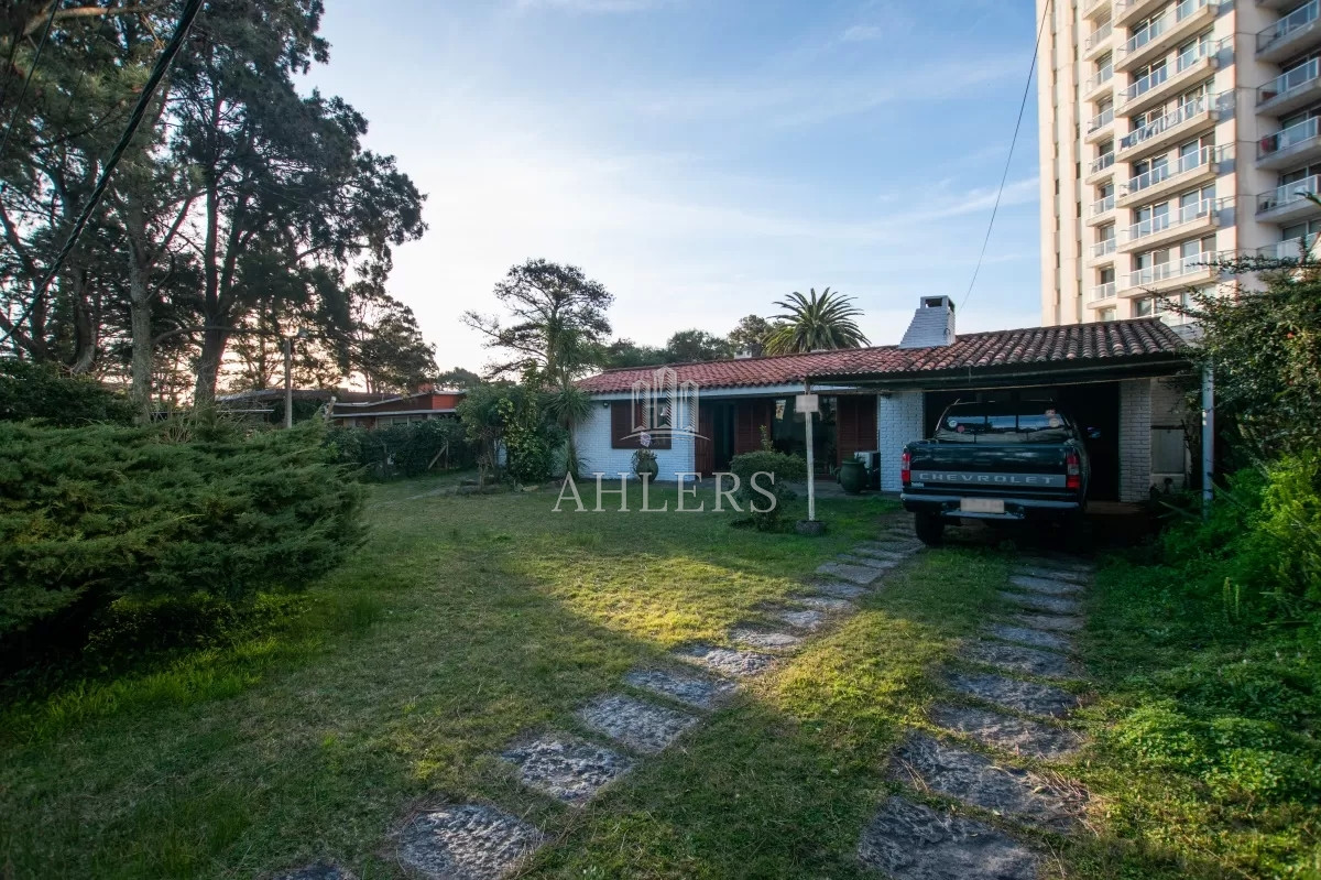 Casa ID.212 - venta casa 4 dormitorios Punta del Este 