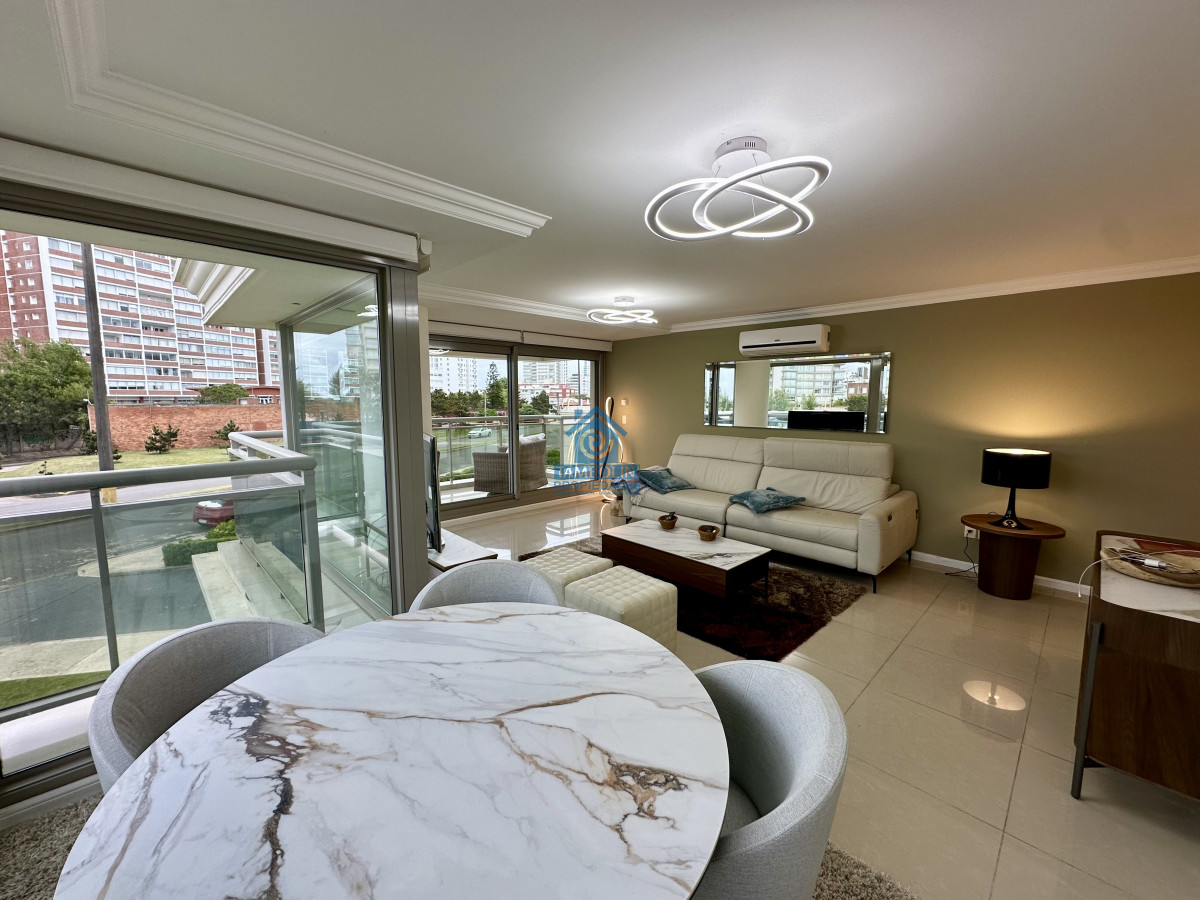 Apartamento ID.1053 - Venta apartamento 2 dormitorios. Imperiale, Punta del Este. 