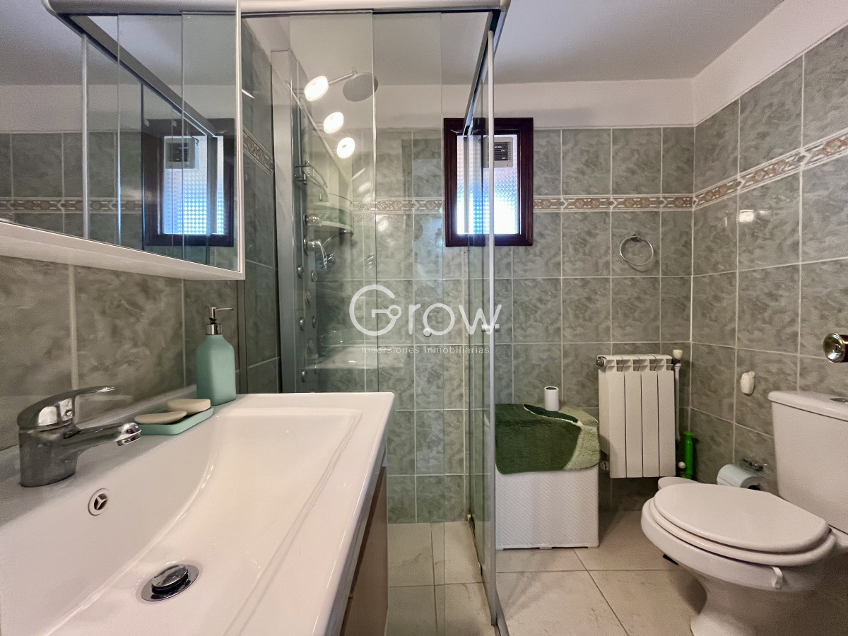 Casa ID.2800 - Venta casa 3 dormitorios más dependencia. Pinares, Punta del Este. 