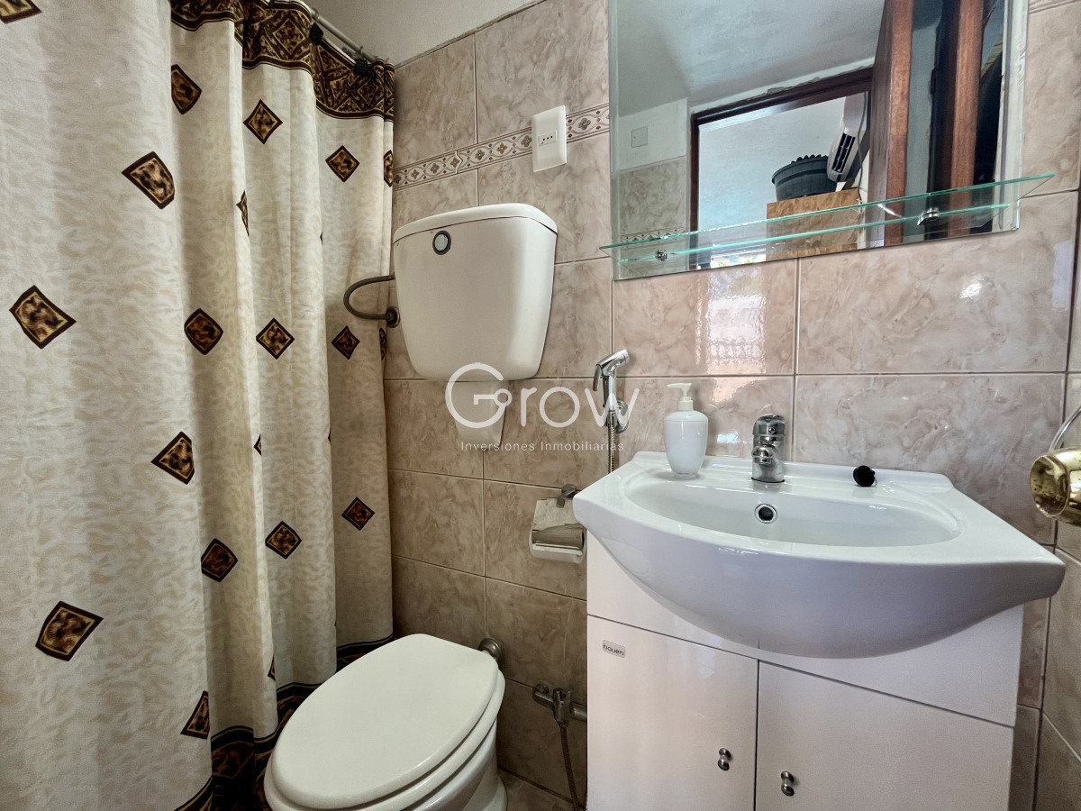 Casa ID.2800 - Venta casa 3 dormitorios más dependencia. Pinares, Punta del Este. 