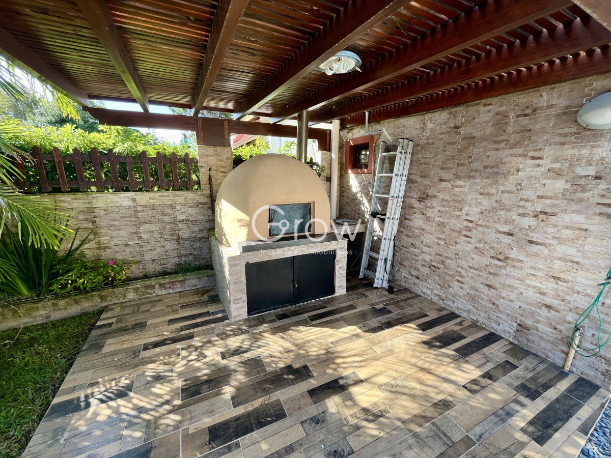 Casa ID.2800 - Venta casa 3 dormitorios más dependencia. Pinares, Punta del Este. 