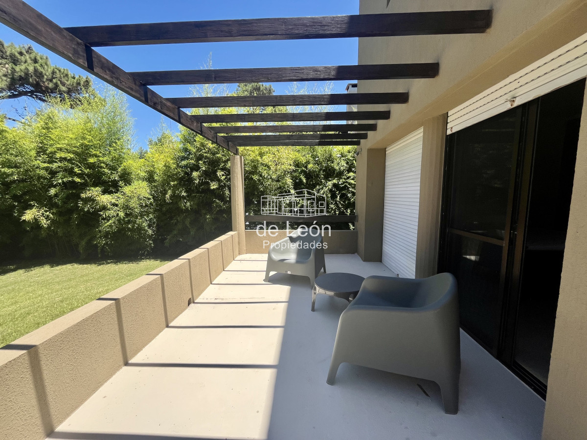 Casa ID.15228 - Alquiler anual casa 5 dormitorios playa brava Punta del Este