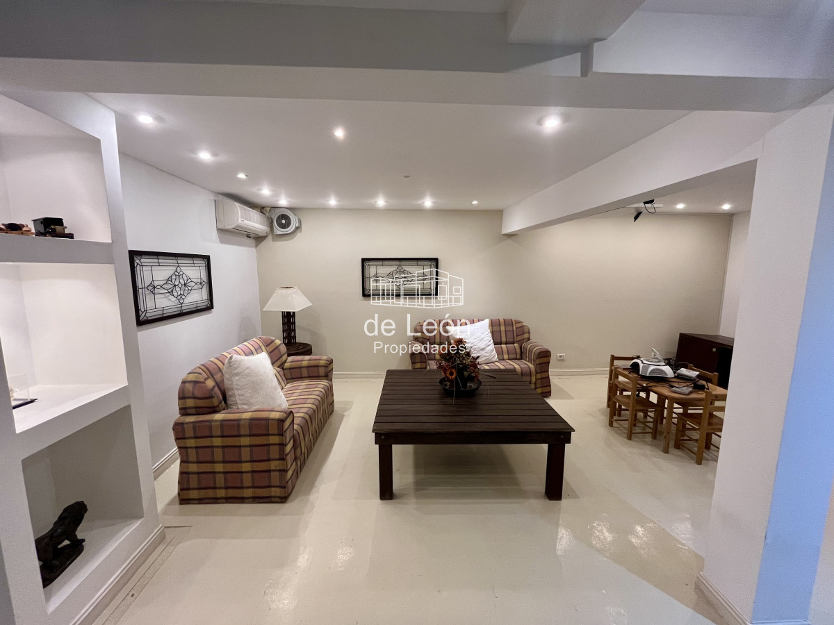 Casa ID.15228 - Alquiler anual casa 5 dormitorios playa brava Punta del Este