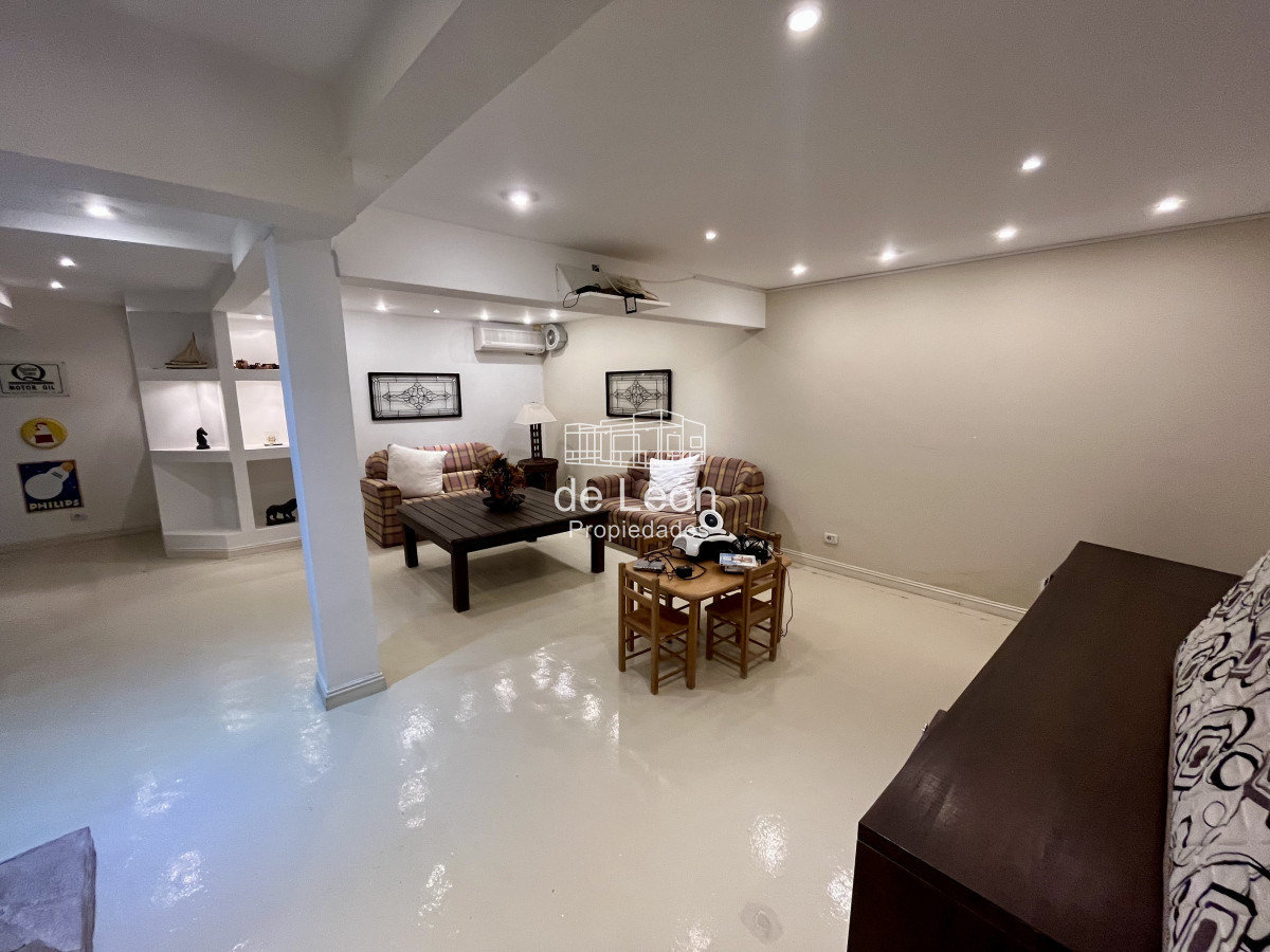 Casa ID.15228 - Alquiler anual casa 5 dormitorios playa brava Punta del Este