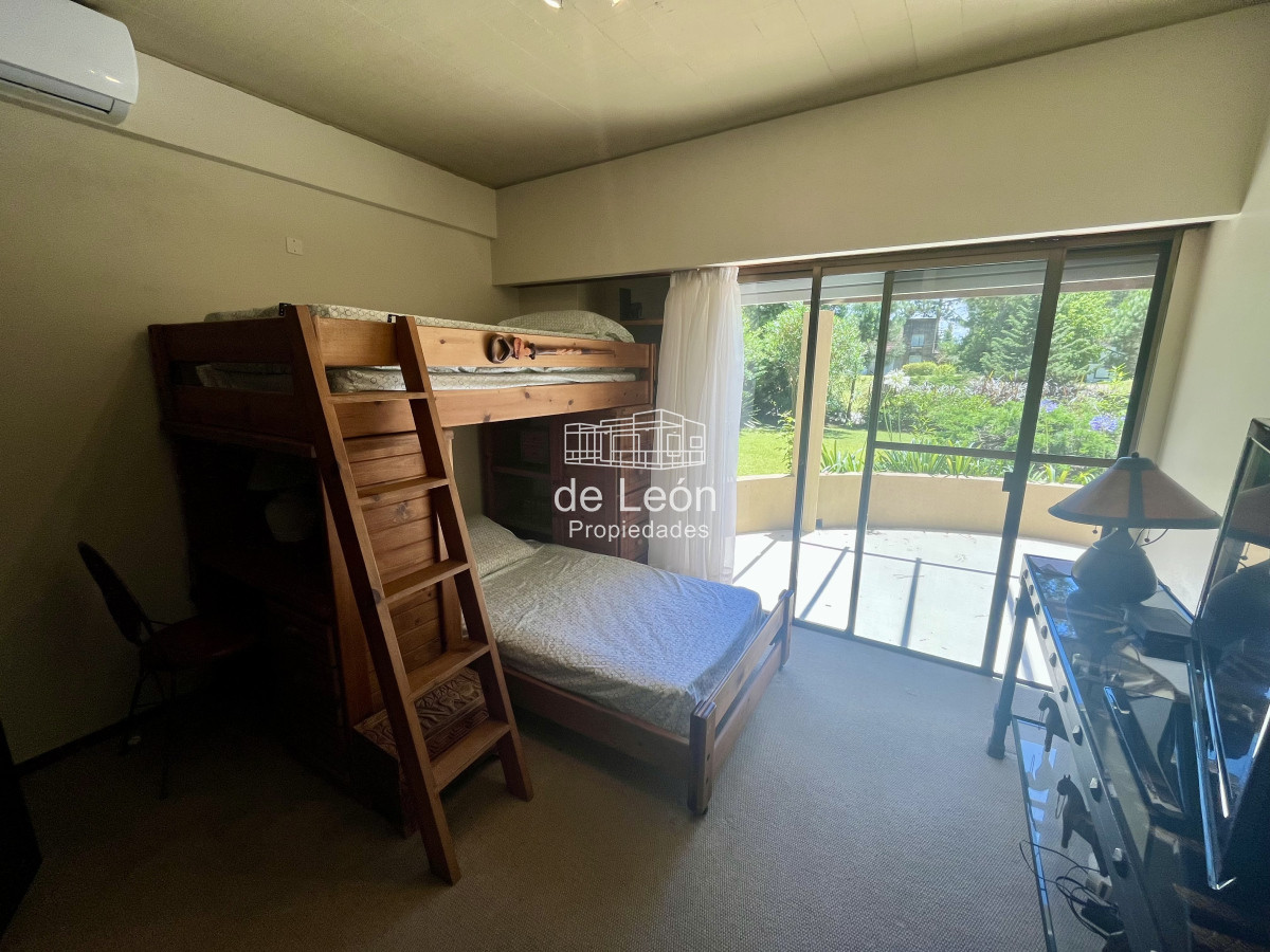 Casa ID.15228 - Alquiler anual casa 5 dormitorios playa brava Punta del Este