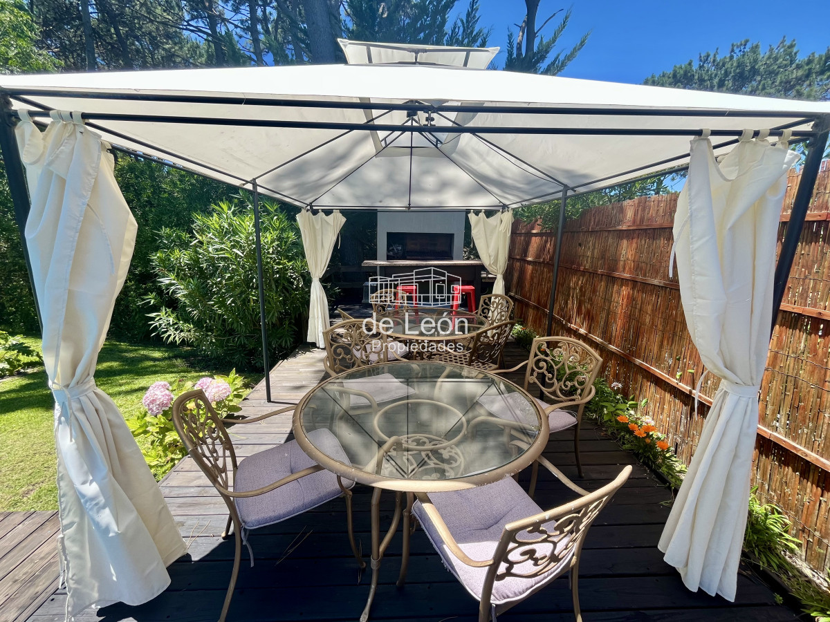 Casa ID.15228 - Alquiler anual casa 5 dormitorios playa brava Punta del Este