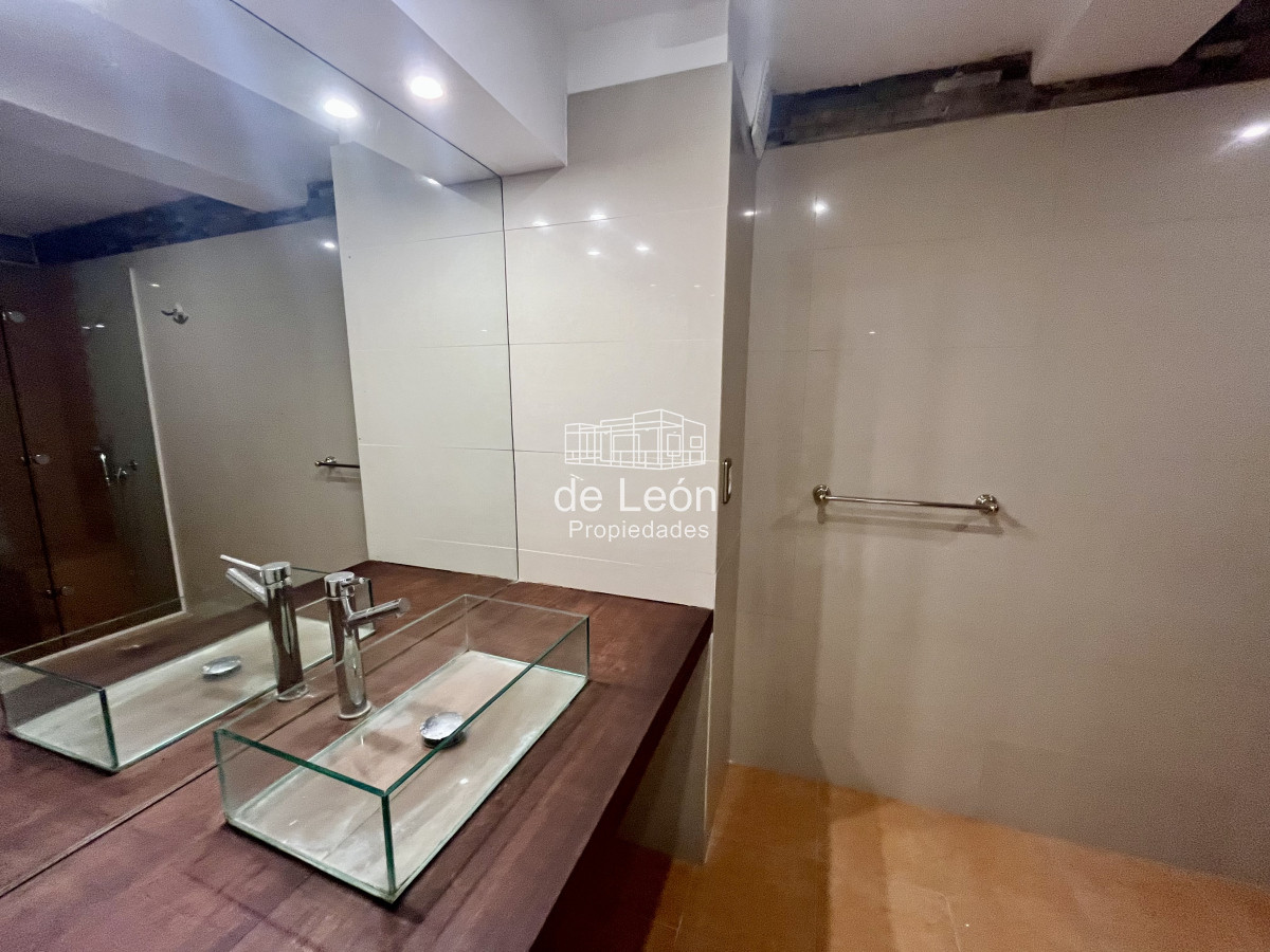 Casa ID.15228 - Alquiler anual casa 5 dormitorios playa brava Punta del Este