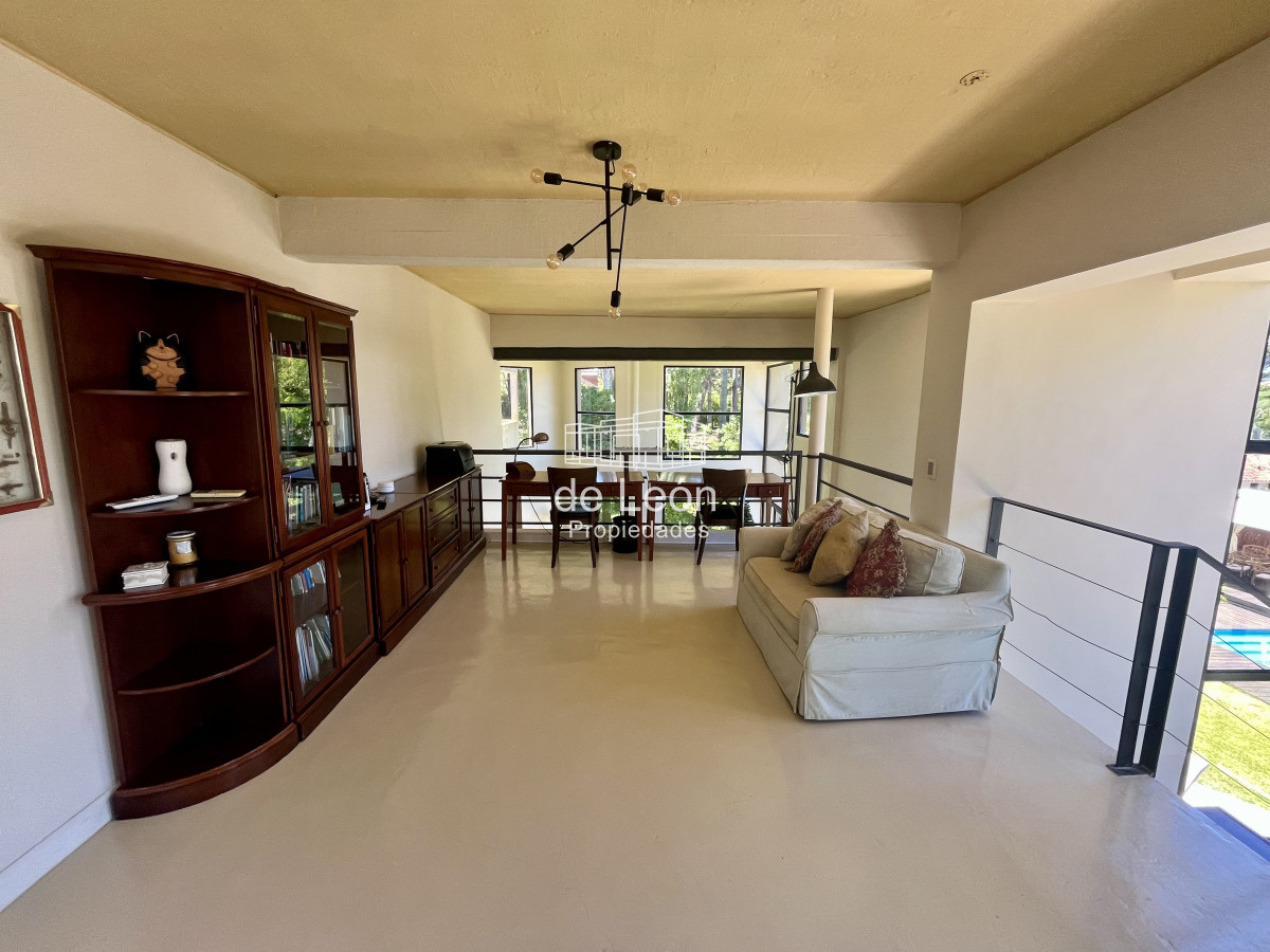 Casa ID.15228 - Alquiler anual casa 5 dormitorios playa brava Punta del Este