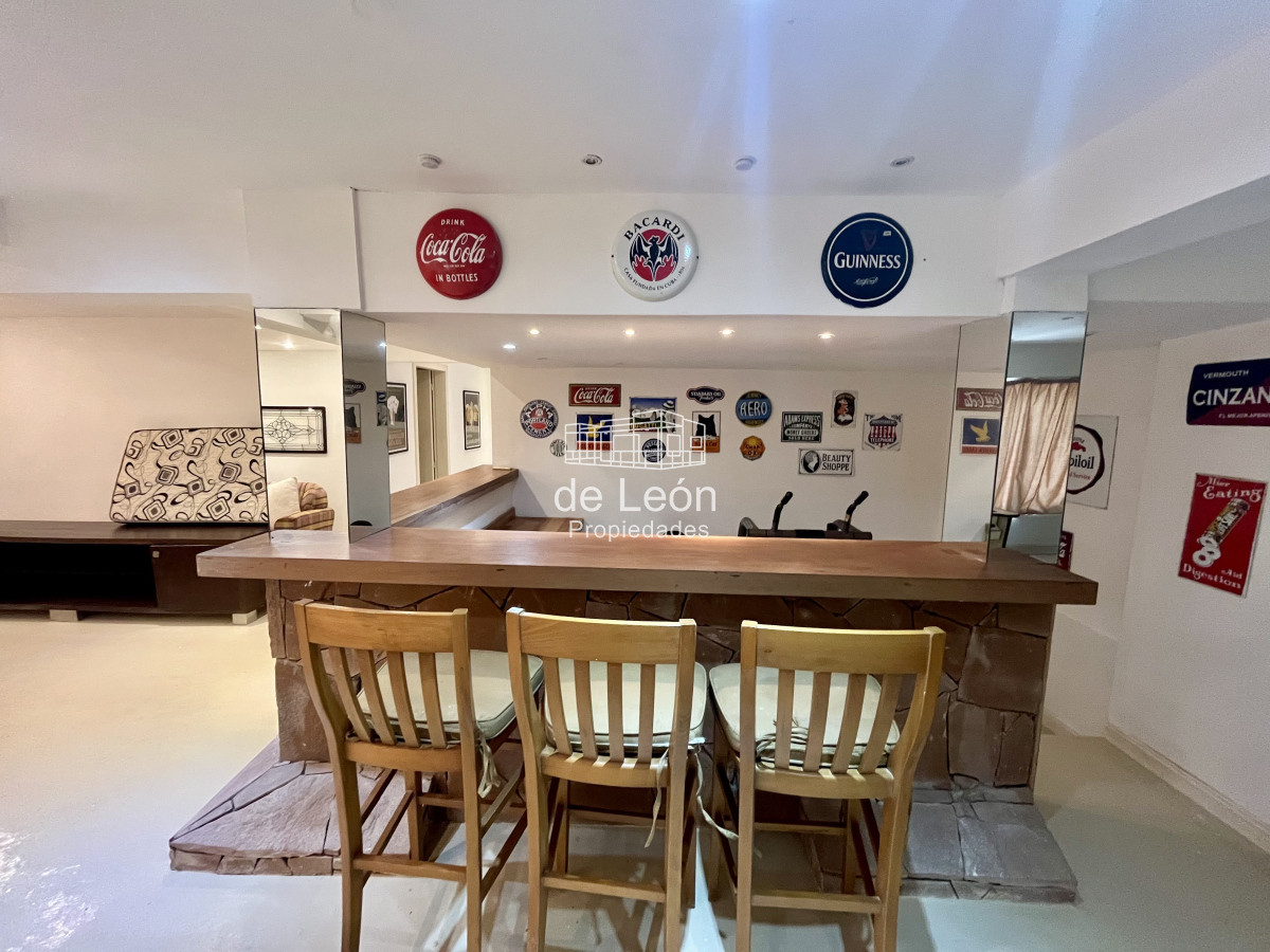 Casa ID.15228 - Alquiler anual casa 5 dormitorios playa brava Punta del Este