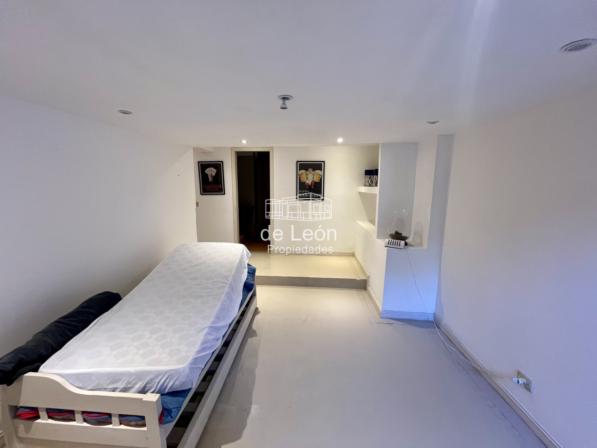 Casa ID.15228 - Alquiler anual casa 5 dormitorios playa brava Punta del Este