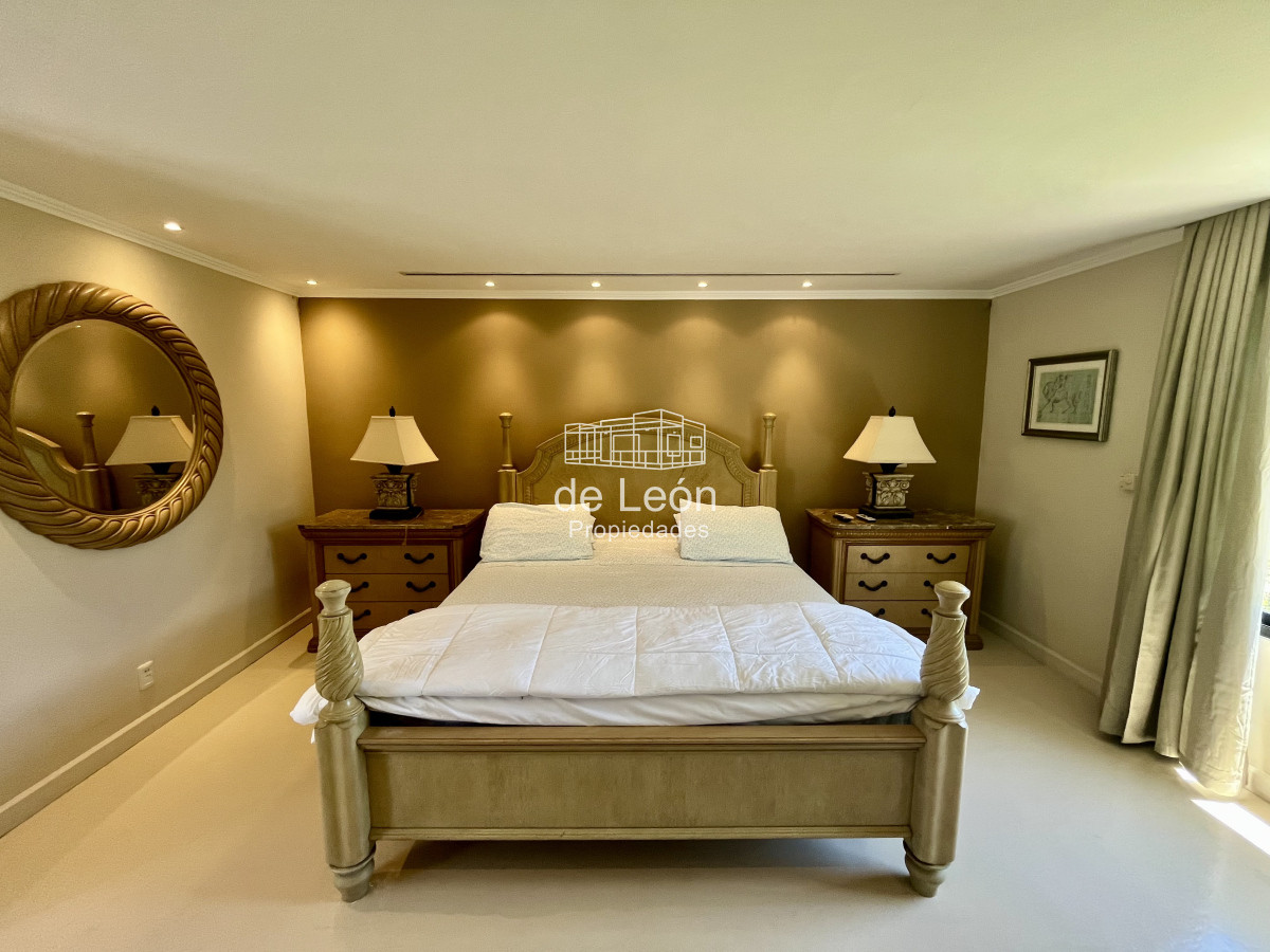 Casa ID.15228 - Alquiler anual casa 5 dormitorios playa brava Punta del Este