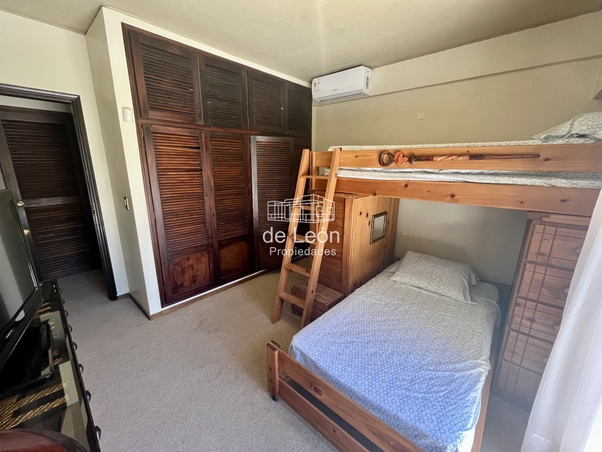 Casa ID.15228 - Alquiler anual casa 5 dormitorios playa brava Punta del Este