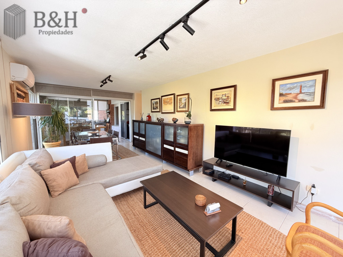 Apartamento ID.7466 - venta apartamento 3 dormitorios. Playa mansa, Punta del Este.