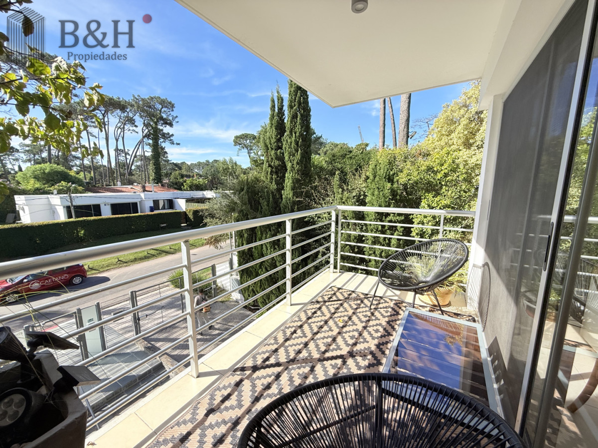 Apartamento ID.7466 - venta apartamento 3 dormitorios. Playa mansa, Punta del Este.